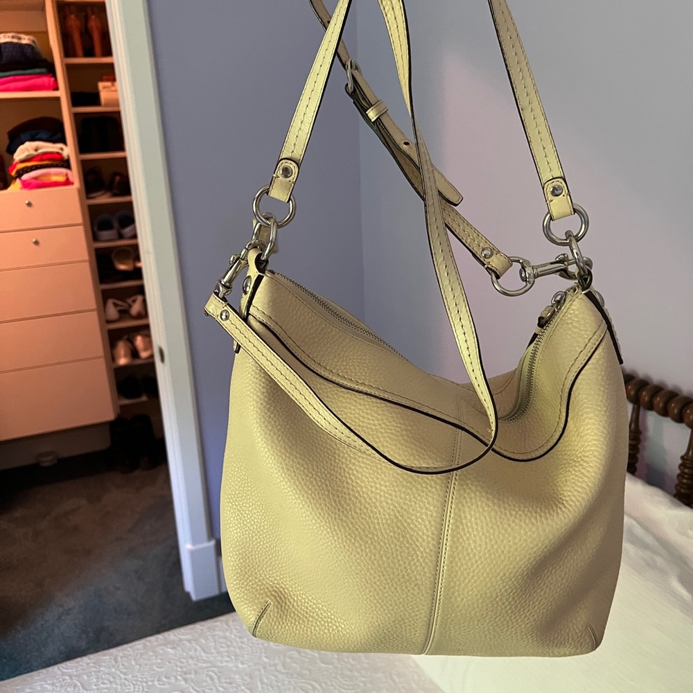Gorgeous Medium Size Coach Bucket Bag